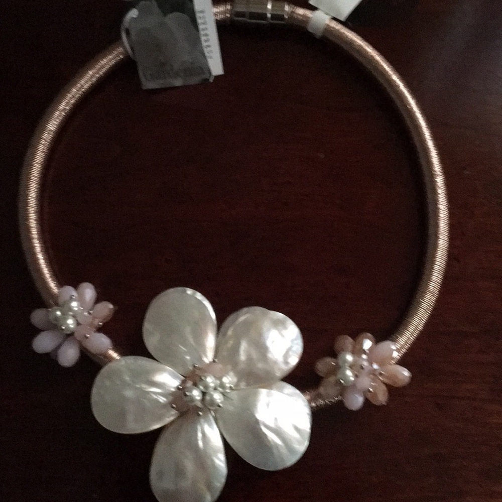 Flower necklace